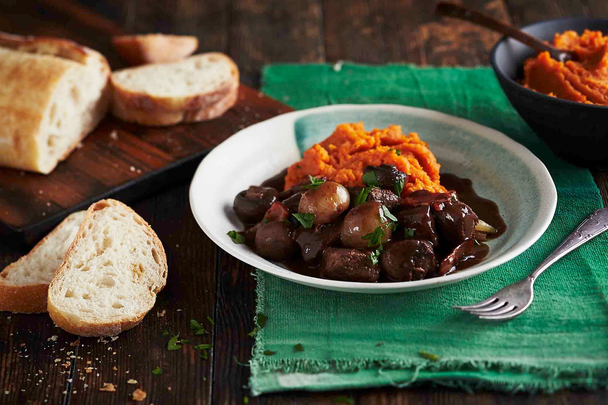 boeuf bourguignon gătit lent