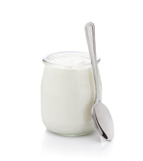 1 recipient iaurt natural simplu (cu conținut scăzut de grăsimi)