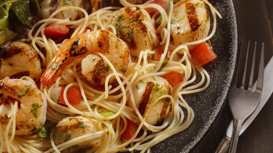 Noodles cu fructe de mare