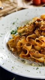 https://www.maggi.ro/sites/default/files/styles/search_result_153_272/public/article_images/SEM_10_Simple_Pasta_Recipes_That_Will_Have_Your_Guests_Drooling.jpg?itok=SmwK4vUS