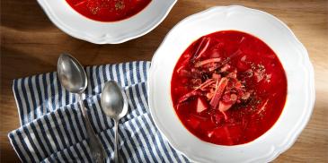 Bors rusesc de sfecla rosie cu carne de vita