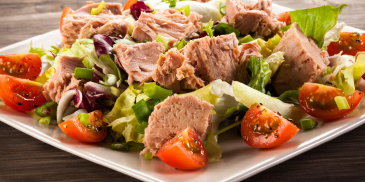 Salata verde cu ton si porumb