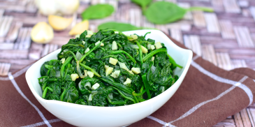 Spanac dietetic cu usturoi