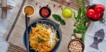 Noodles cu pui si curry